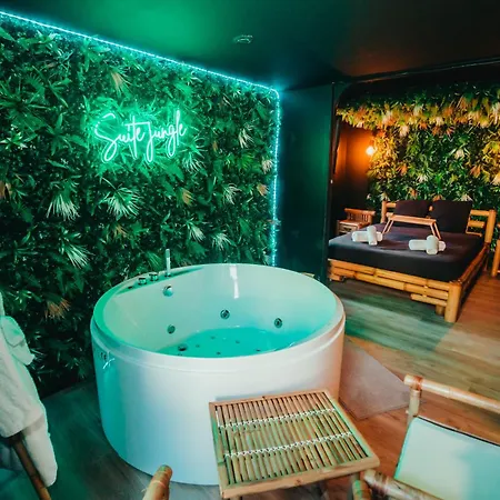 Suite Jungle Espaly-Saint-Marcel Exterior photo