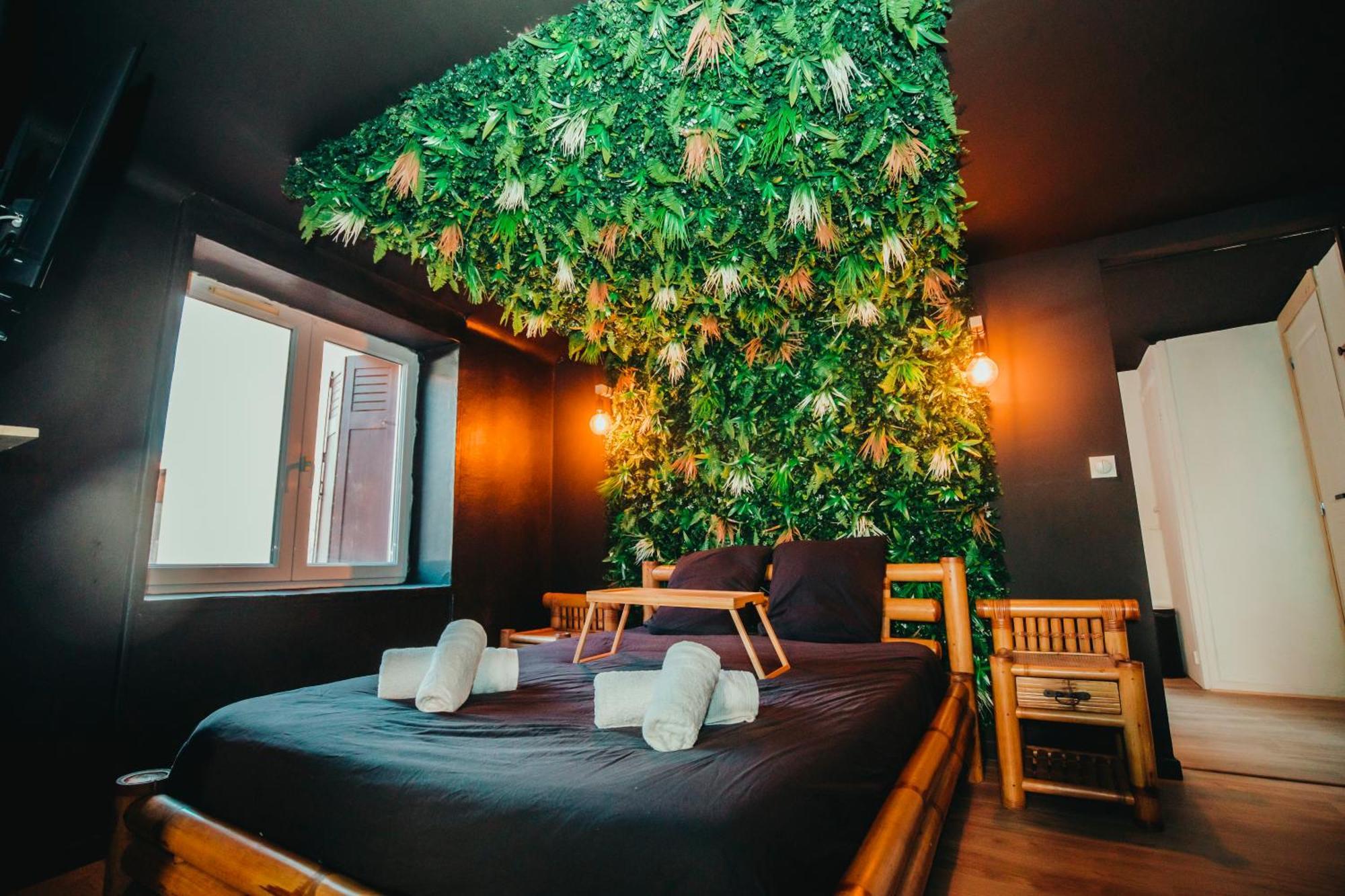 Apartment Jungle *